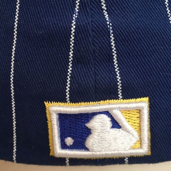 Milwaukee Brewers Fitted Baseball Cap - Size 7 - Picture 5 of 9